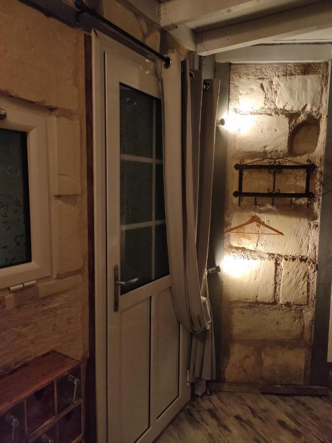 Les Troglos De Beaulieu Лош Екстериор снимка