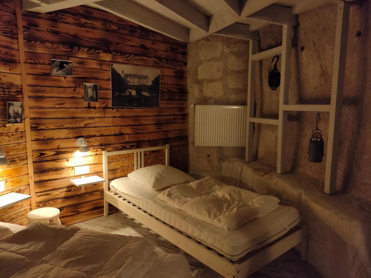 Les Troglos De Beaulieu Лош Екстериор снимка
